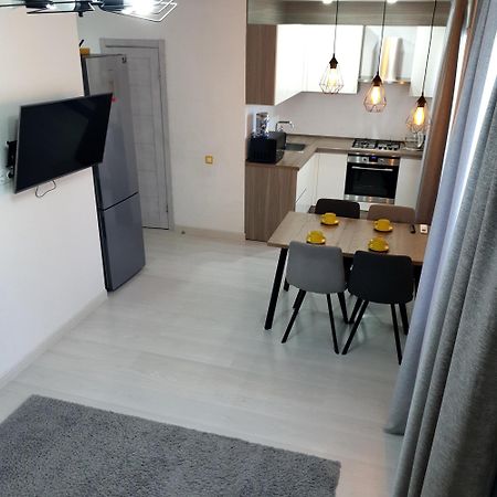 Vip Апартаменты На Жукова Uralsk Extérieur photo