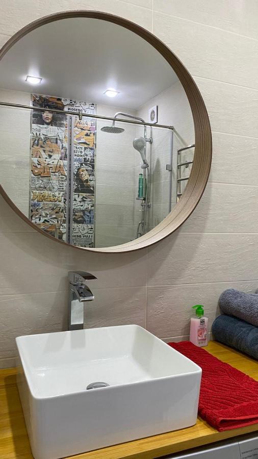 Vip Апартаменты На Жукова Uralsk Extérieur photo